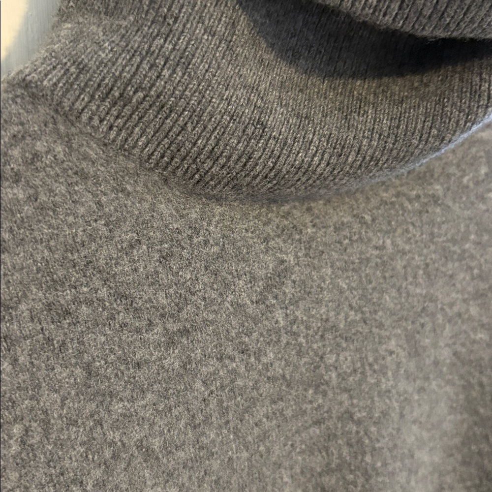 LNWOT - Bleu Gray Merino Wool & Cashmere Blend Turtleneck Sweater size Large - Picture 7 of 10